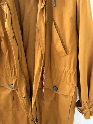 Chaqueta zara Mostaza con Capucha