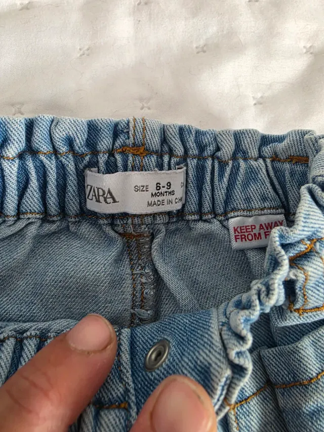 Pantalón vaquero Zara bebé
