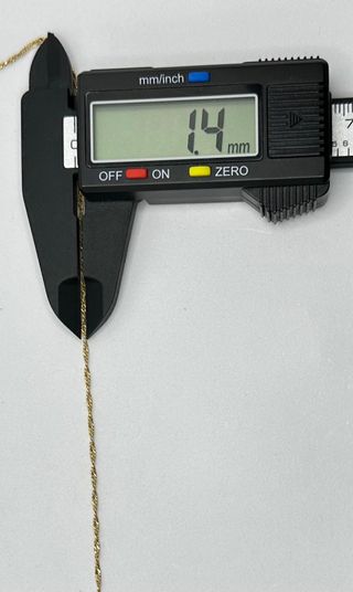 Cadena Singapour de oro de 18k, 2.27 g, 46 cm.