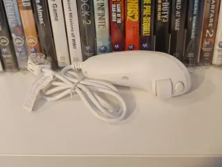 Control Nunchuk oficial Nintendo Wii blanco