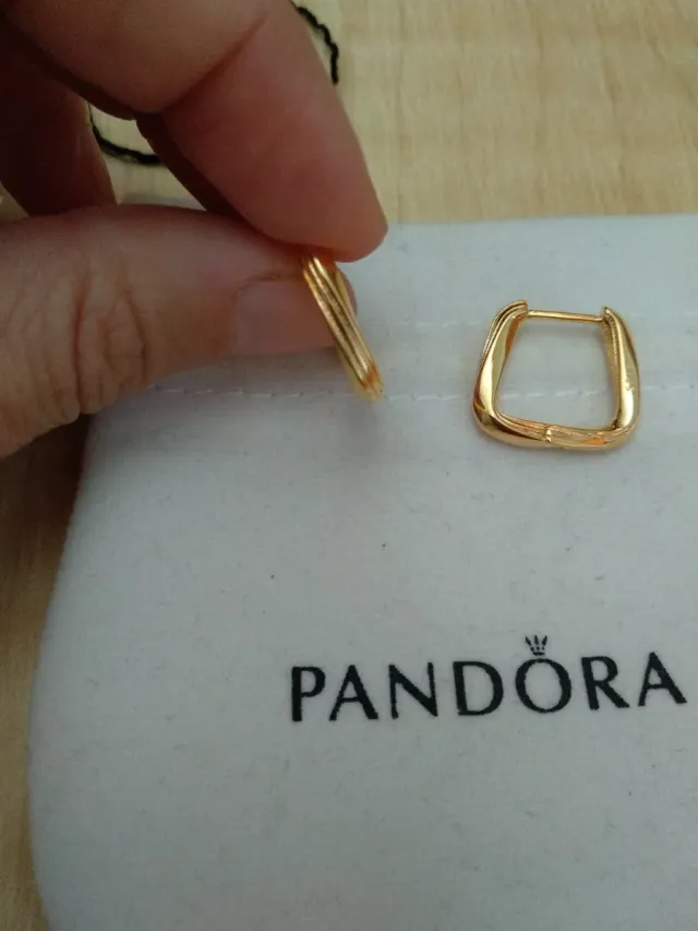 Pendientes Pandora Aro Cuadrado Dorado