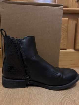 Botines piel niña talla 36. Marca Tex.