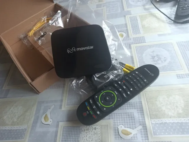 Decodificador Movistar con Mando y Cables
