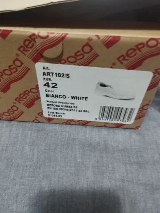 Zapatos de trabajo blancos