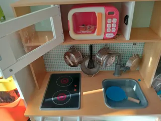 Cocinita de juguete IKEA con accesorios
