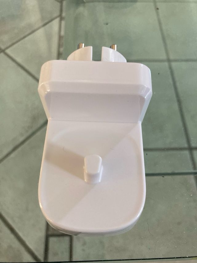 Spazzolino da parete, spina ricarica