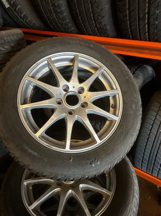 Llantas Sangyong Tivoli el 16 pulgadas y neumático