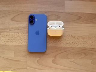 iPhone 16 256GB Azul + 5 Fundas