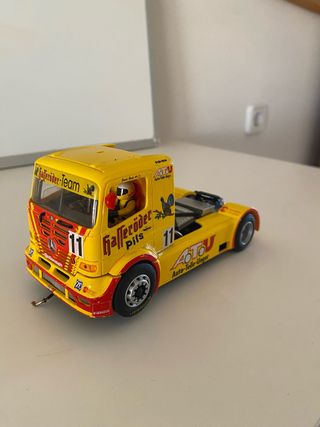 Mercedes-Benz Truck Racing Scalextric