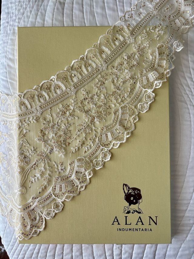 Peinador Fallera Crudo con Hilo Dorado