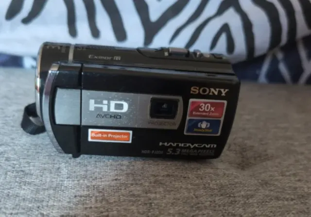 Videocâmera HD Sony Handycam HDR-PJ200/Projetor integrado