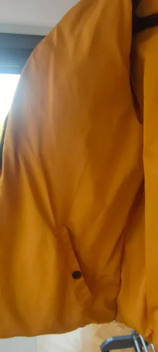 Chaqueta plumas reversible azul marino y mostaza