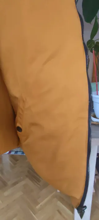 Chaqueta plumas reversible azul marino y mostaza