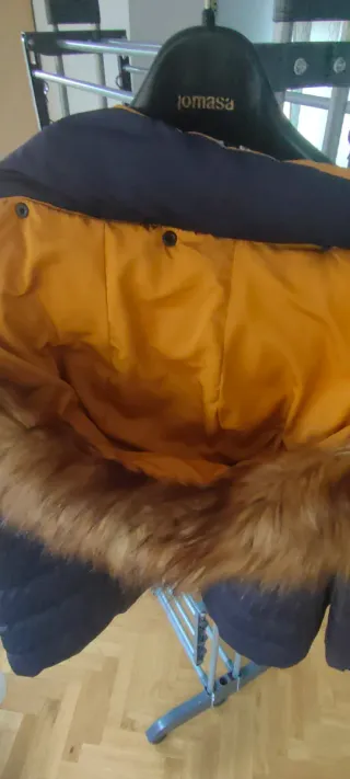 Chaqueta plumas reversible azul marino y mostaza