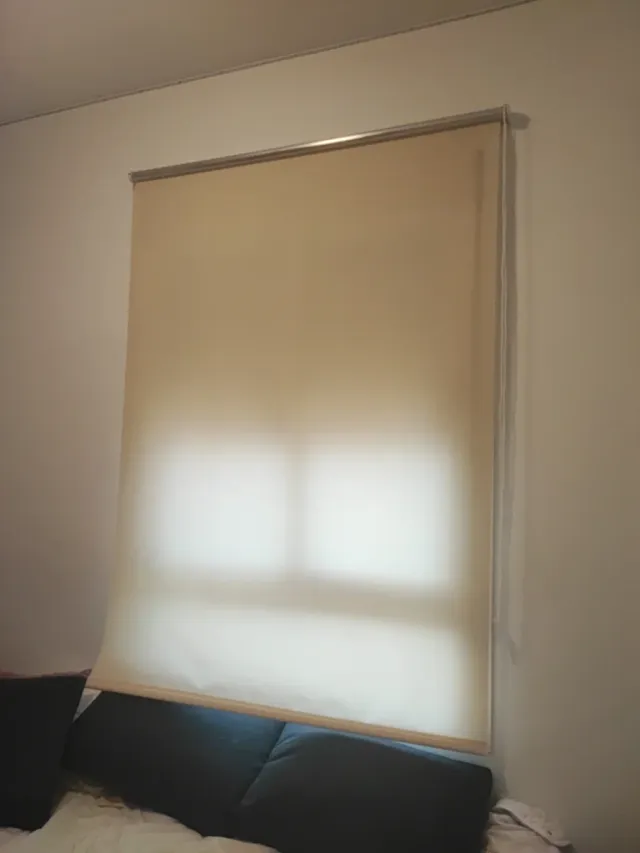 Estor enrollable beige tela