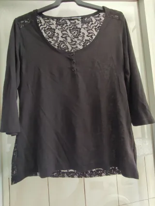 Camiseta Stradivarius encaje talla L