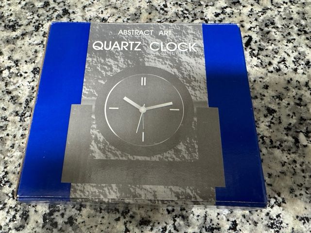 Quartz. Reloj de mesita de noche.