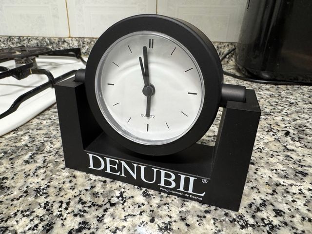 Quartz. Reloj de mesita de noche.