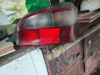 Piloto trasero derecho Saxo