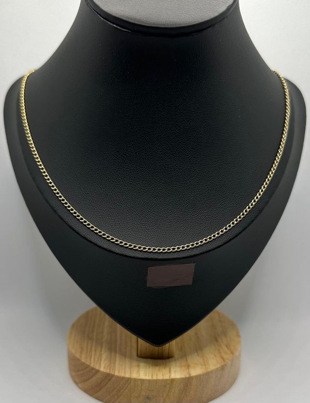 Cadena Alterna de oro de 18k, 5.42 g, 58 cm.