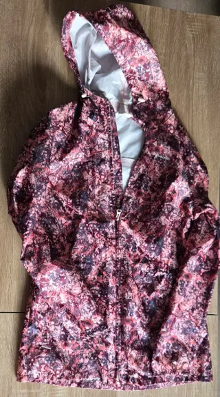 Chubasquero estampado rosa y morado