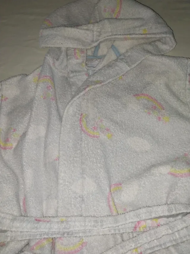 Albornoz infantil con unicornios y arcoíris