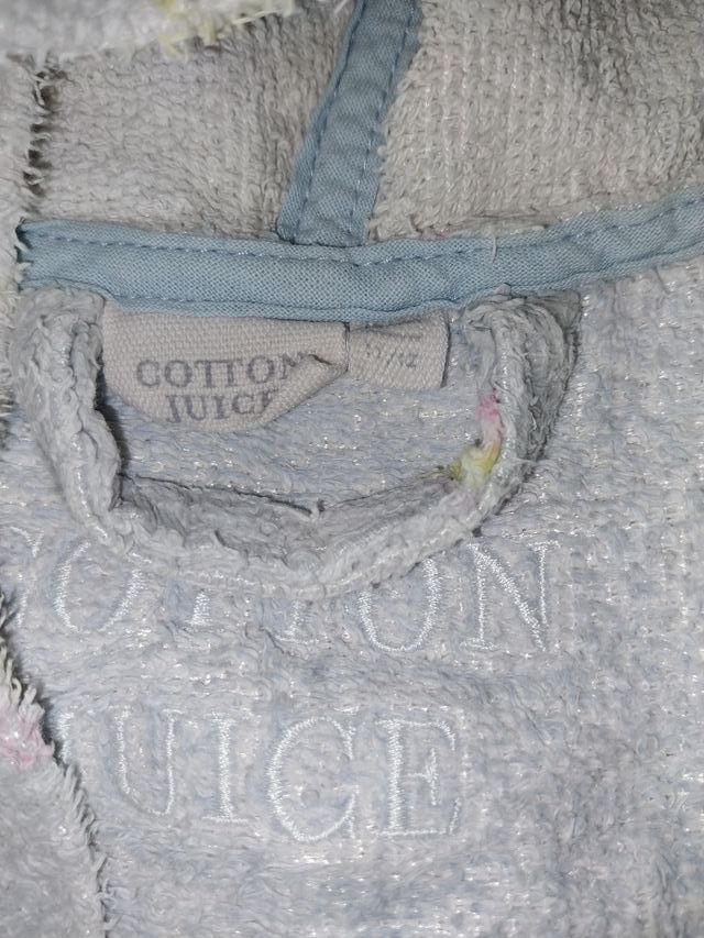 Albornoz infantil con unicornios y arcoíris