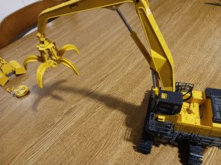 Joal - grua Komatsu + 3 Accesorios
