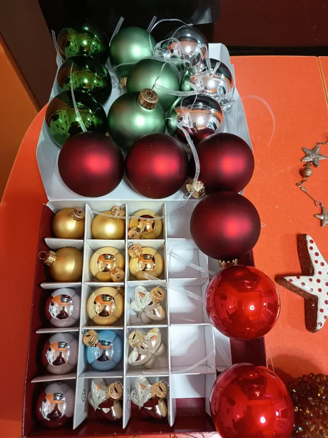 Adornos Navideños Verdes y Rojos