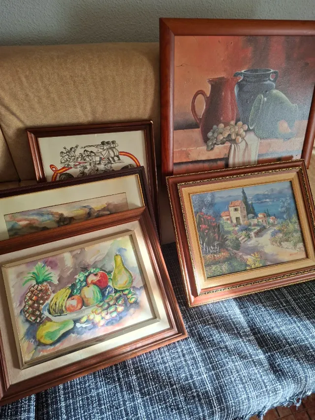 Set de 13 cuadros Decorativos Dorados y madera.