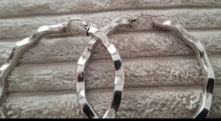 Aros de plata martillados grandes