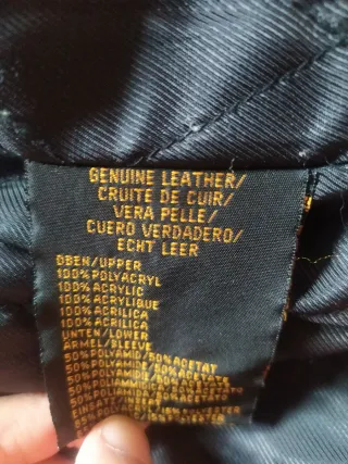 Cazadora de cuero negra