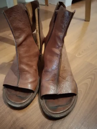 Botines de piel marrón talla 39