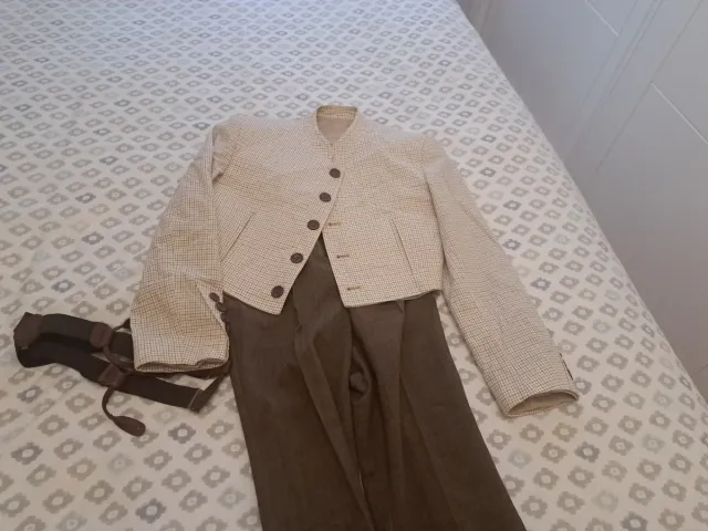 Traje de corto talla 10