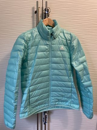Chaqueta acolchada Adidas color turquesa