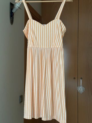 Vestido naranja y blanco a rayas