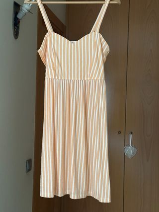 Vestido naranja y blanco a rayas
