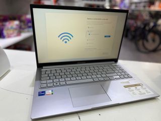 ASUS VivoBook Plata Portátil