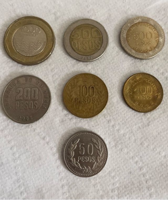 Lote 7 monedas colombianas