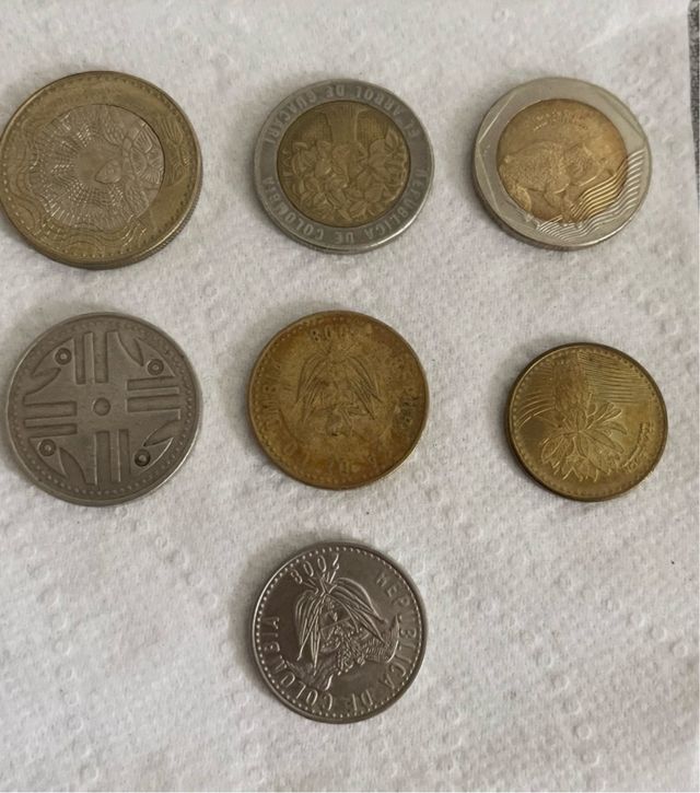 Lote 7 monedas colombianas
