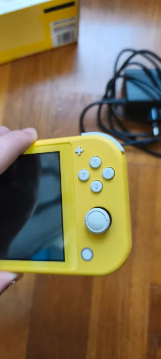 Nintendo Switch Lite Gialla