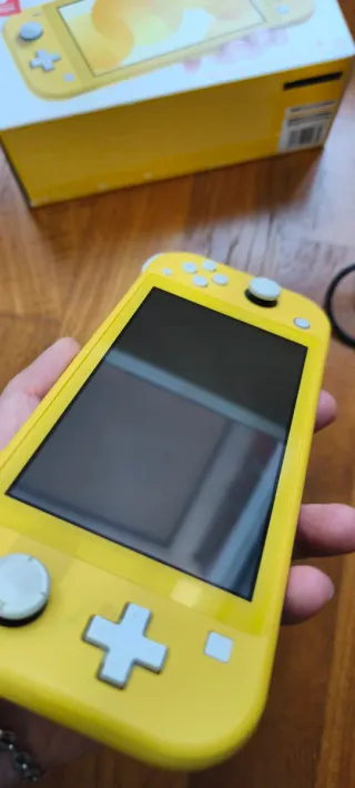 Nintendo Switch Lite Gialla