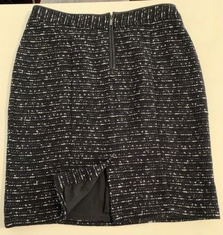 Falda Yera recta negra y blanca