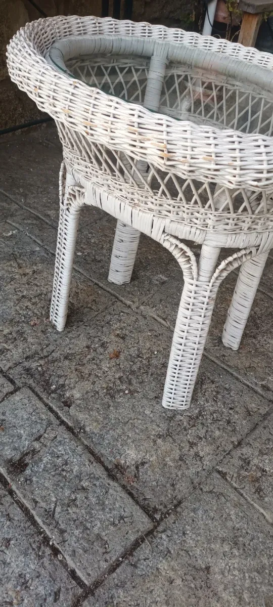 Mesilla  auxiliar vintage mimbre,  y bambú.