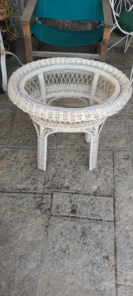 Mesilla  auxiliar vintage mimbre,  y bambú.