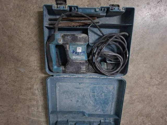 Martillo Makita con maletín y cinceles