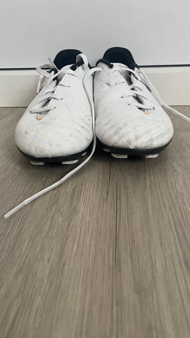 Botas de fútbol Nike para niño