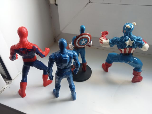 Lote de Figuras do Capitão América e Homem-Aranha Marvel