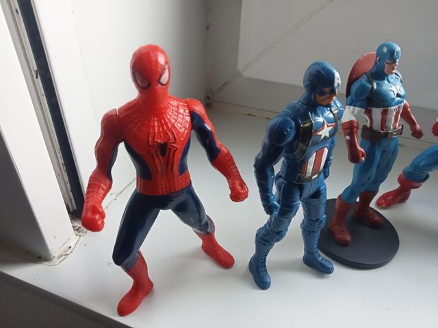 Lote de Figuras do Capitão América e Homem-Aranha Marvel