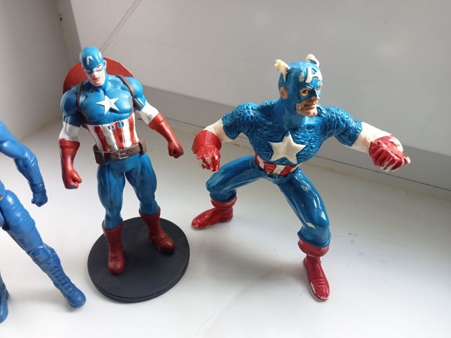 Lote de Figuras do Capitão América e Homem-Aranha Marvel